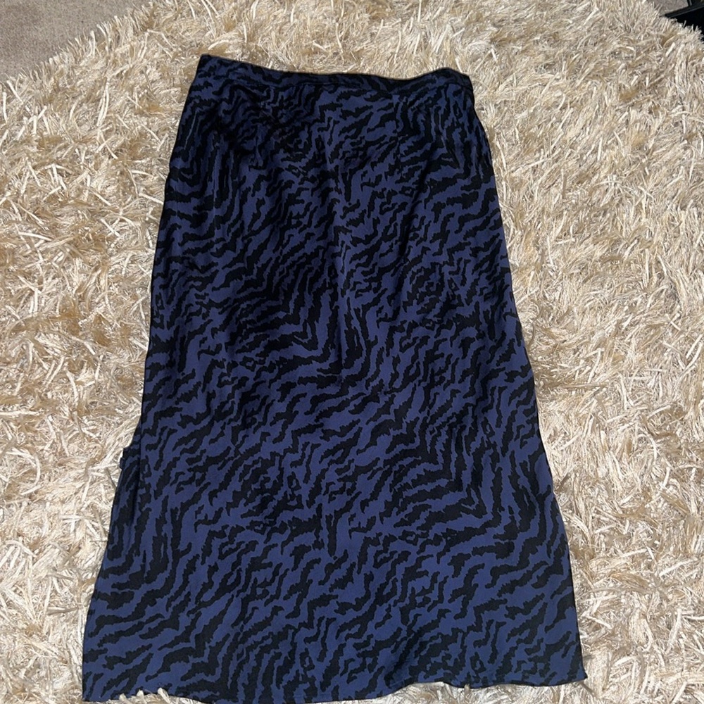 Good American Side Slit Skirt - Picture 8 of 10